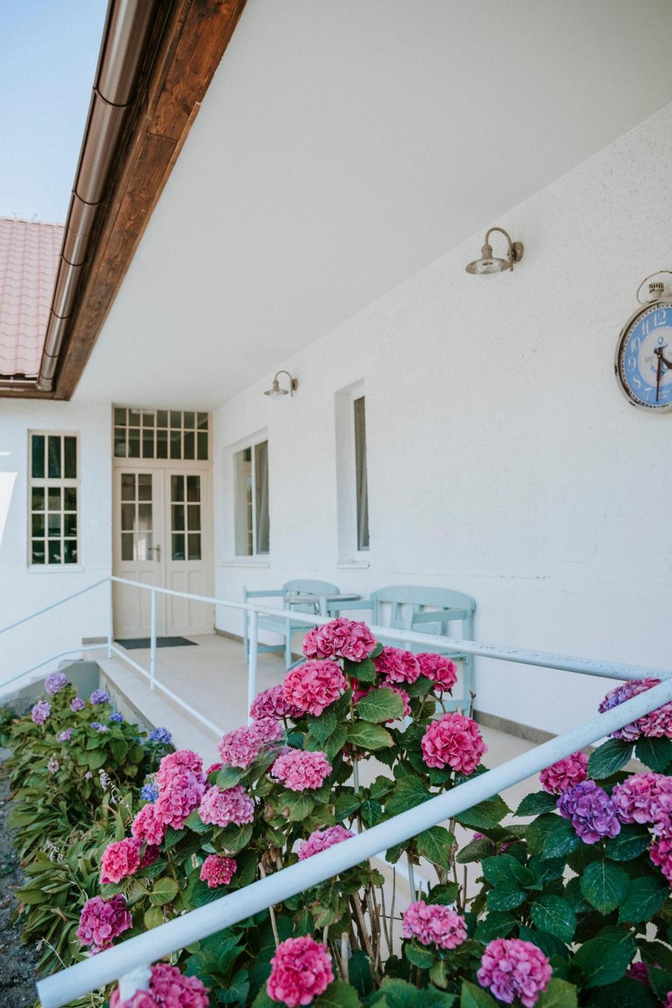 Ako Doma Hotell Poltar Eksteriør bilde