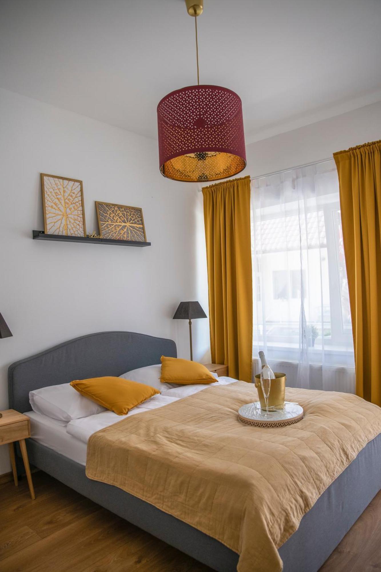 Ako Doma Hotell Poltar Eksteriør bilde